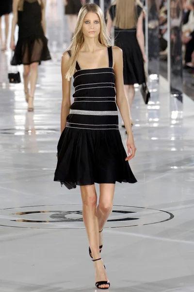 Look 60